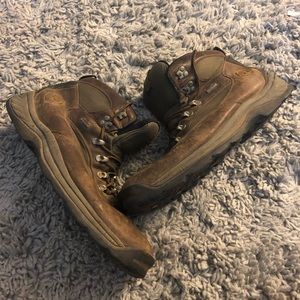 Timberland vintage distressed gortex boots